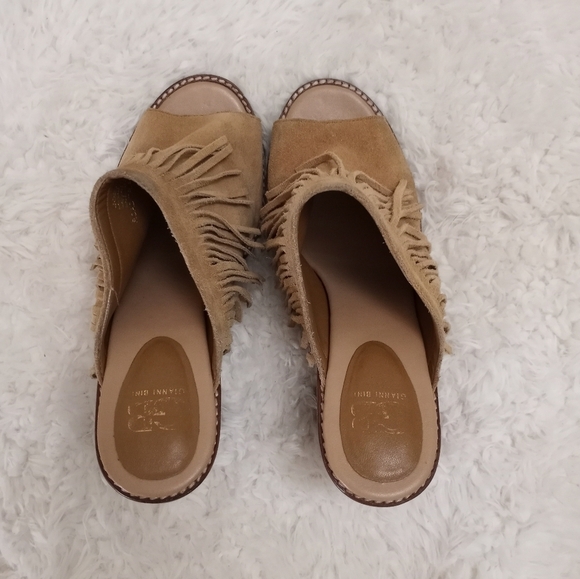 Gianni Bini Western Fringed Coastal Cowgirl Comfy Bohemian Wooden Heel Mule Clog - Picture 4 of 5